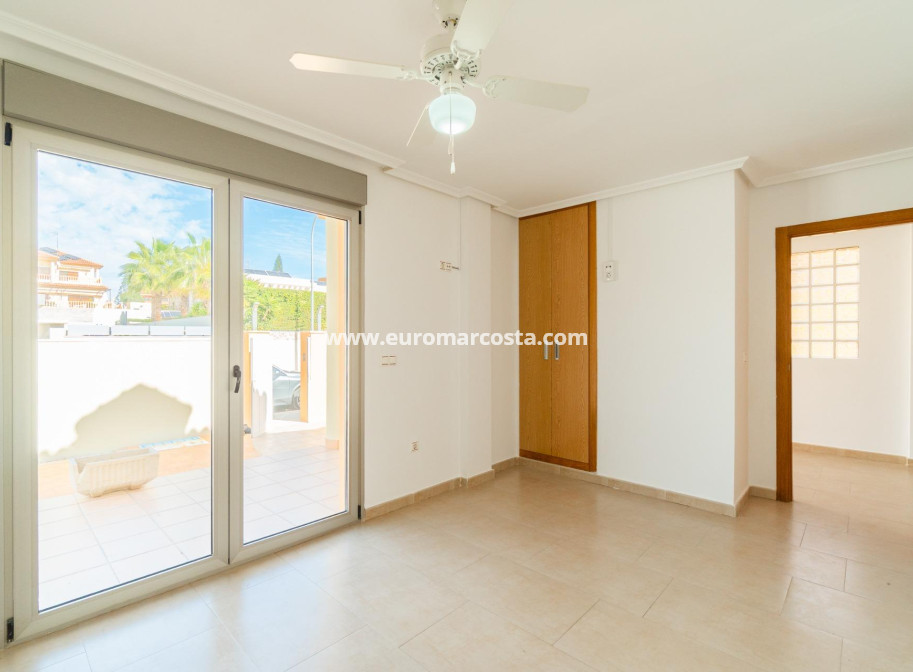 Venta - Villa - Torrevieja - Aguas nuevas 2