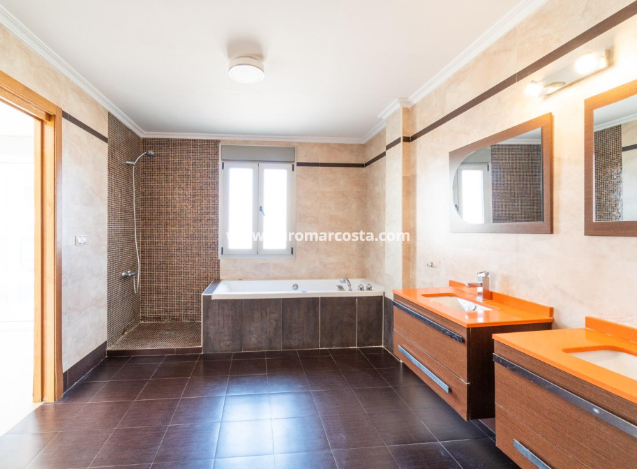 Sale - Villa - Torrevieja - Aguas nuevas 2