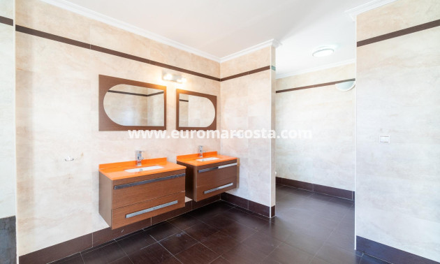 Sale - Villa - Torrevieja - Aguas nuevas 2