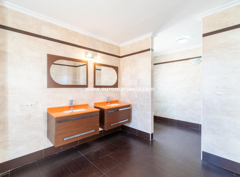 Sale - Villa - Torrevieja - Aguas nuevas 2