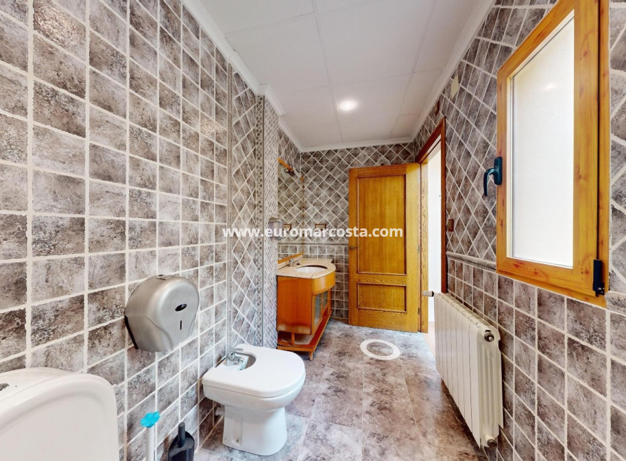 Sale - Detached House / Villa - Catral