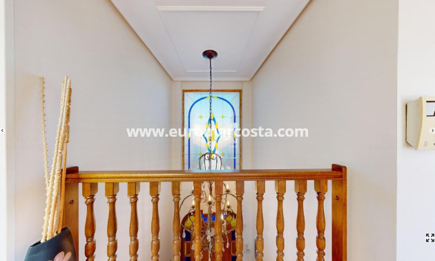 Sale - Detached House / Villa - Catral