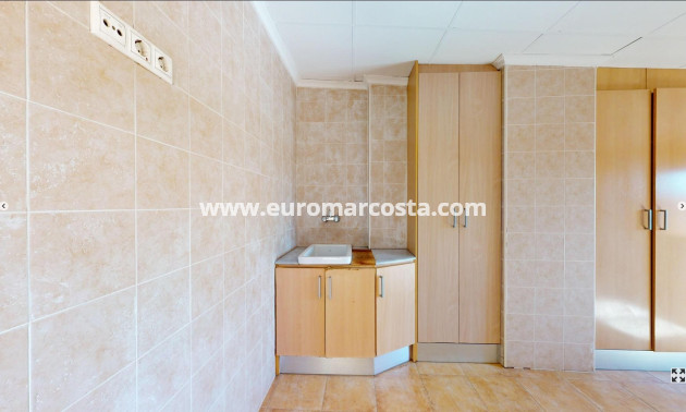 Sale - Detached House / Villa - Catral