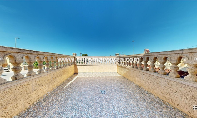 Sale - Detached House / Villa - Catral