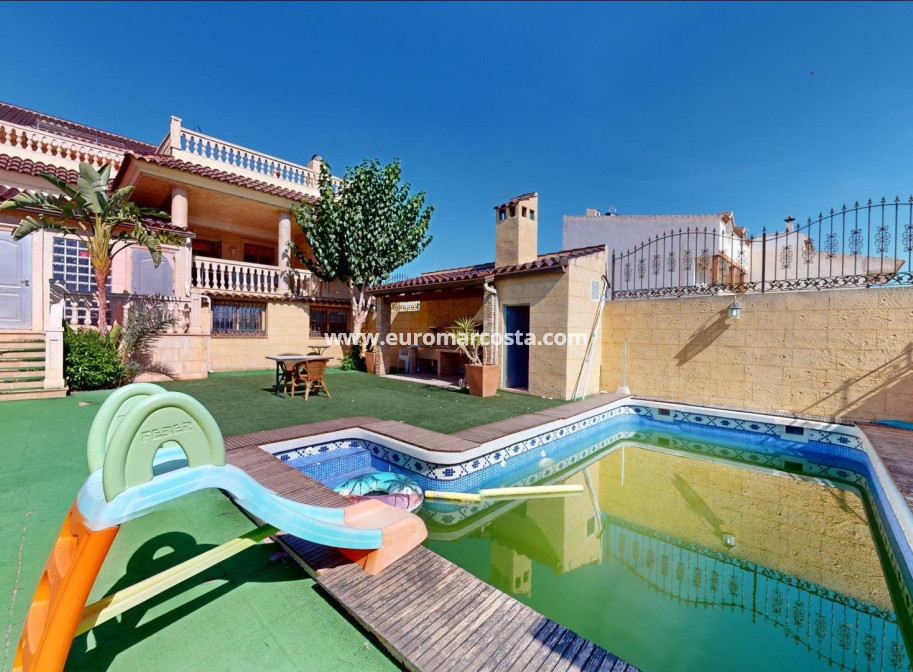 Sale - Detached House / Villa - Catral