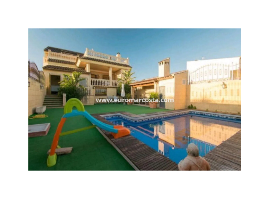 Sale - Detached House / Villa - Catral