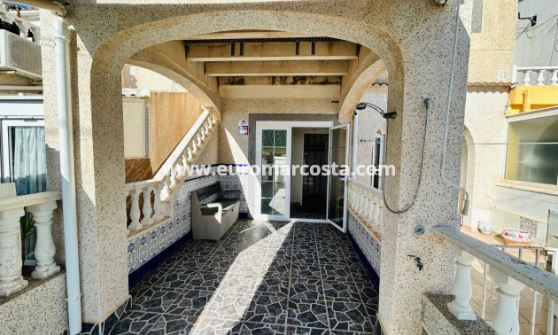 Objekte zum Wiederverkauf - Stadthaus - Torrevieja - TORREVIEJA
