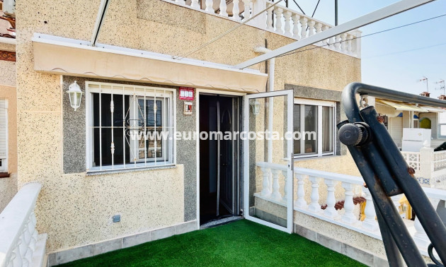 Objekte zum Wiederverkauf - Stadthaus - Torrevieja - TORREVIEJA