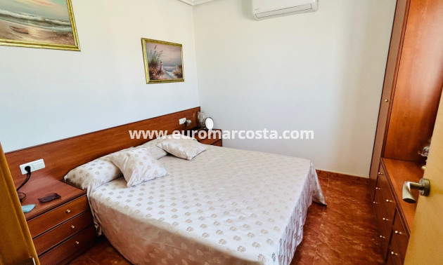 Objekte zum Wiederverkauf - Stadthaus - Torrevieja - TORREVIEJA