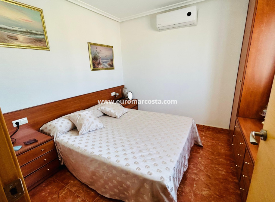 Objekte zum Wiederverkauf - Stadthaus - Torrevieja - TORREVIEJA