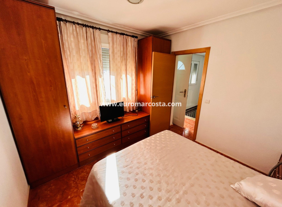 Objekte zum Wiederverkauf - Stadthaus - Torrevieja - TORREVIEJA