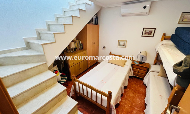 Objekte zum Wiederverkauf - Stadthaus - Torrevieja - TORREVIEJA