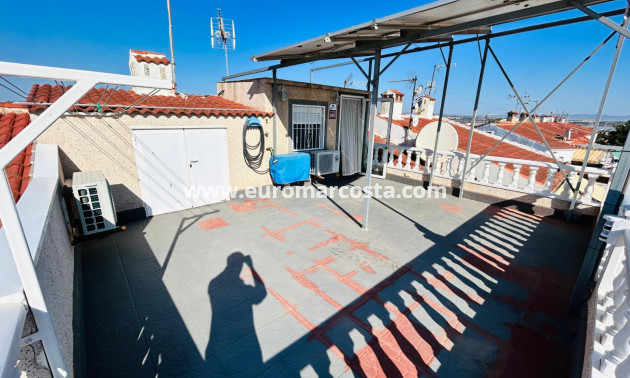Objekte zum Wiederverkauf - Stadthaus - Torrevieja - TORREVIEJA