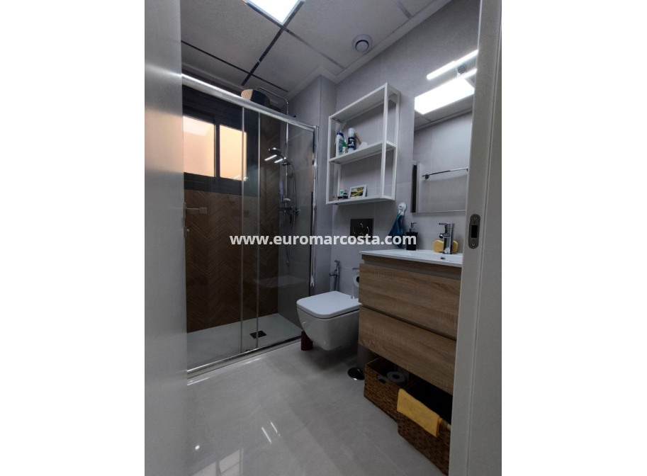 Objekte zum Wiederverkauf - Wohnung - Torrevieja - TORREVIEJA