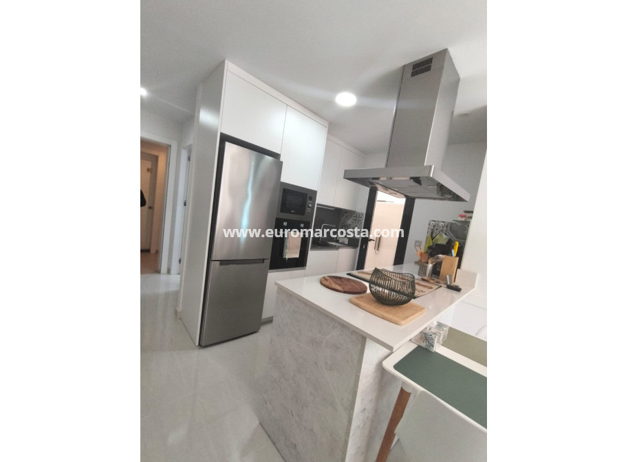 Objekte zum Wiederverkauf - Wohnung - Torrevieja - TORREVIEJA