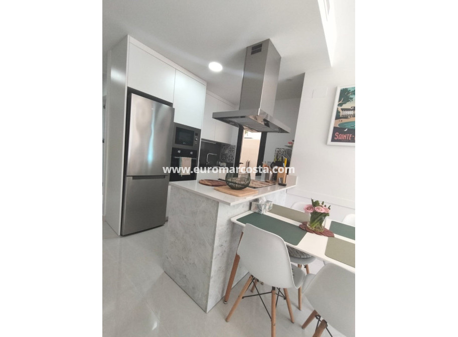 Objekte zum Wiederverkauf - Wohnung - Torrevieja - TORREVIEJA