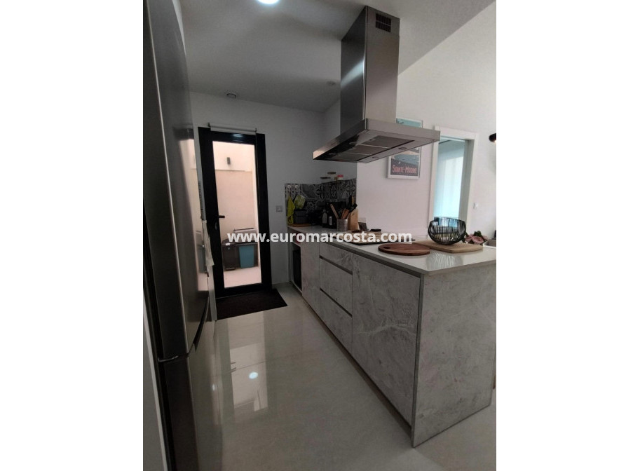 Objekte zum Wiederverkauf - Wohnung - Torrevieja - TORREVIEJA