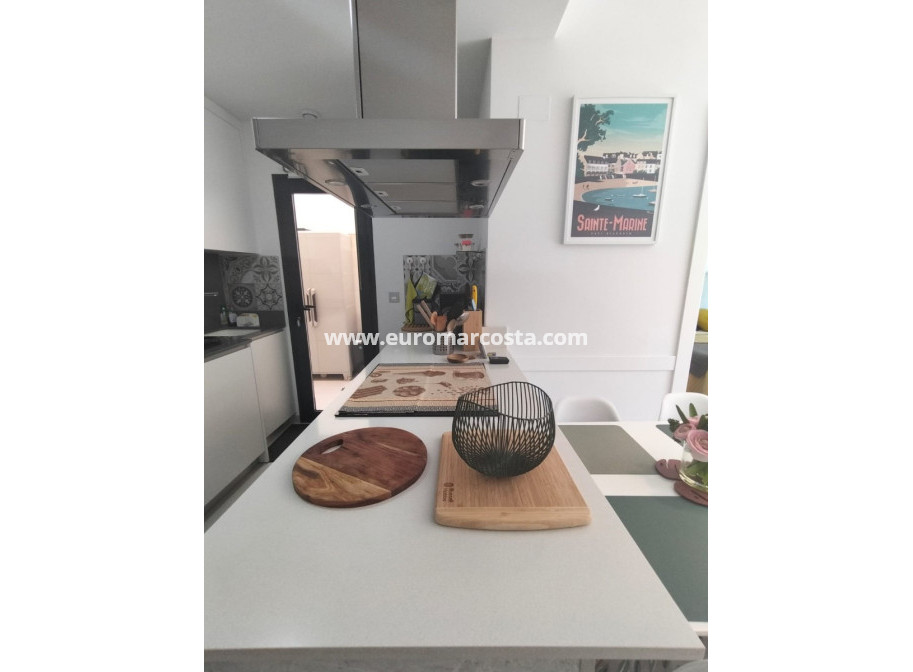 Objekte zum Wiederverkauf - Wohnung - Torrevieja - TORREVIEJA