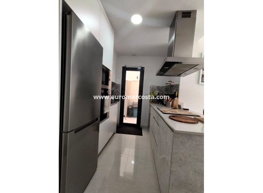 Objekte zum Wiederverkauf - Wohnung - Torrevieja - TORREVIEJA