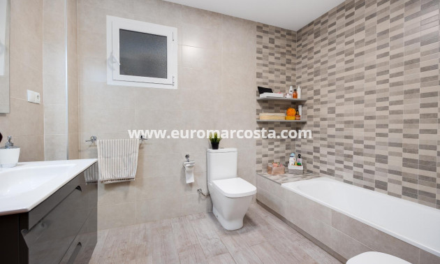 Sale - Apartment / flat - Torrevieja - TORREVIEJA