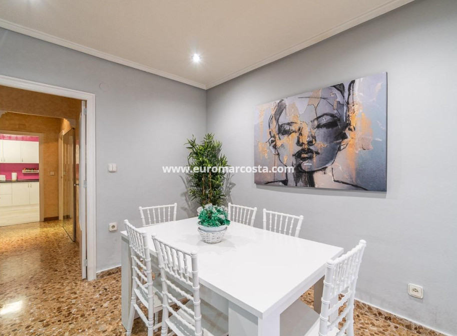 Objekte zum Wiederverkauf - Wohnung - Torrevieja - TORREVIEJA