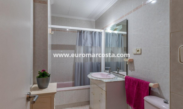 Objekte zum Wiederverkauf - Wohnung - Torrevieja - TORREVIEJA