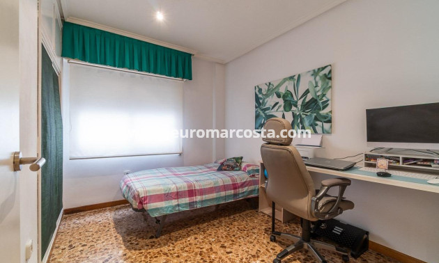 Objekte zum Wiederverkauf - Wohnung - Torrevieja - TORREVIEJA