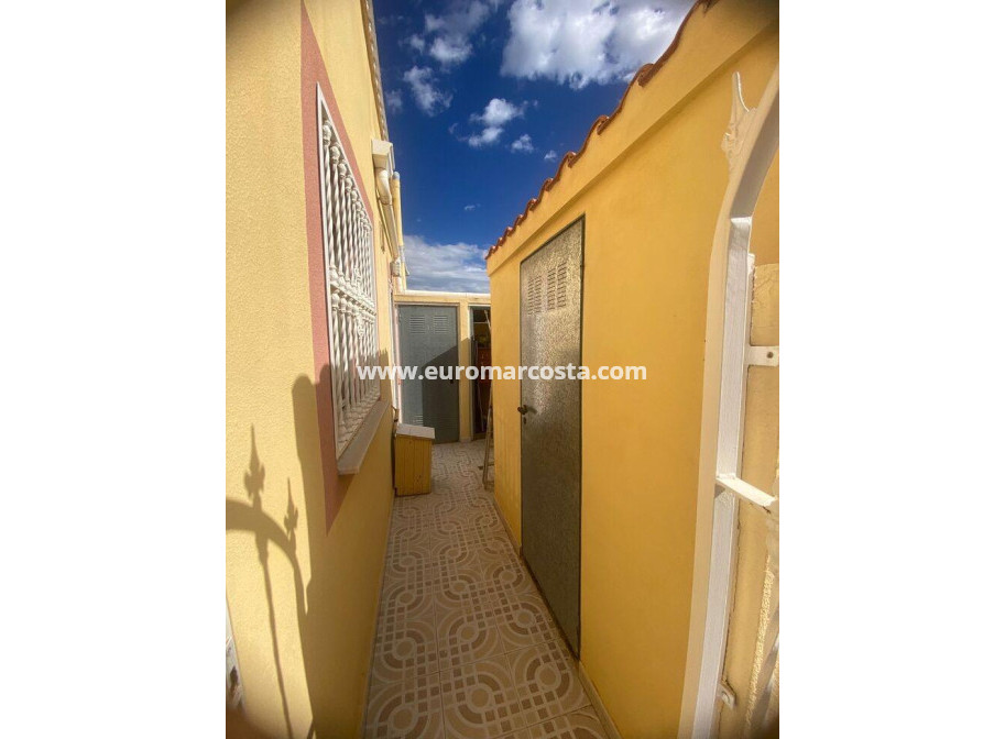 Sale - Apartment / flat - Orihuela Costa