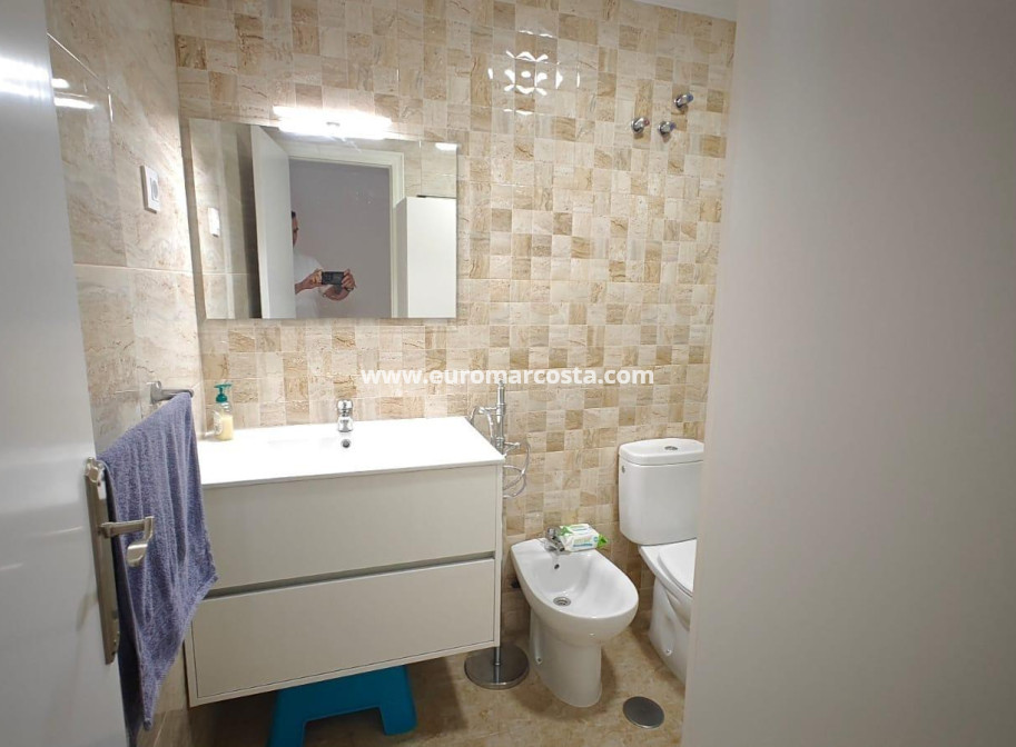 Objekte zum Wiederverkauf - Wohnung - Torrevieja - Los Europeos