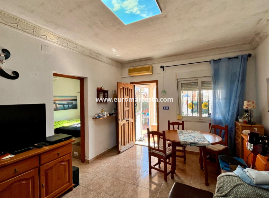 Sale - House - Torrevieja - Zona los Frutales