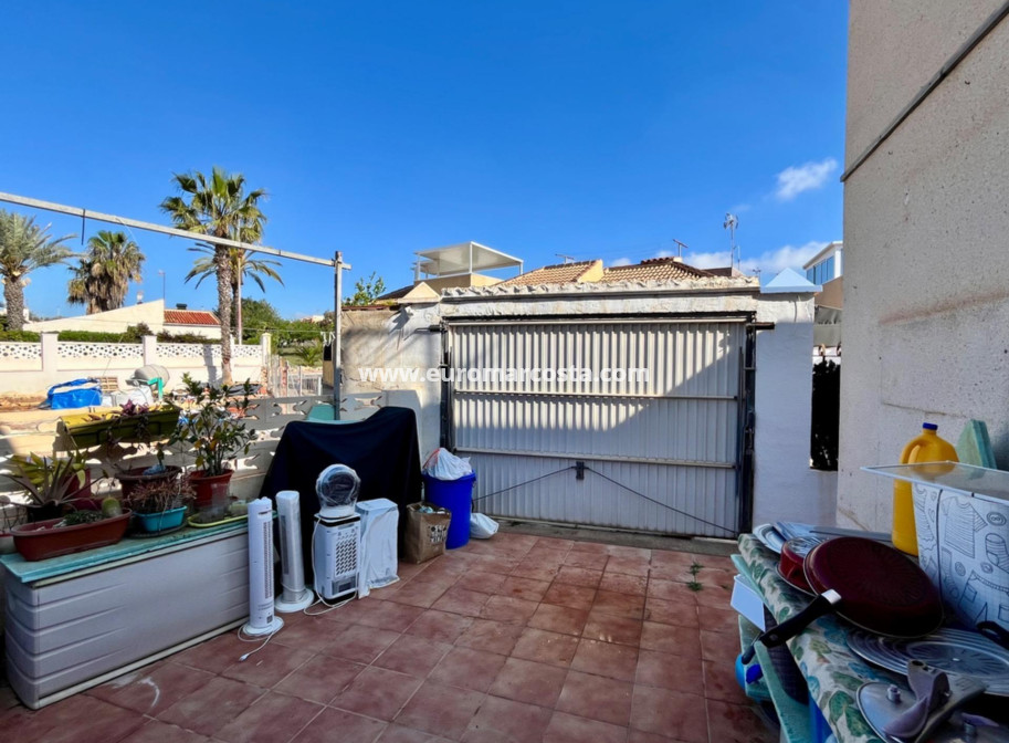 Sale - House - Torrevieja - Zona los Frutales