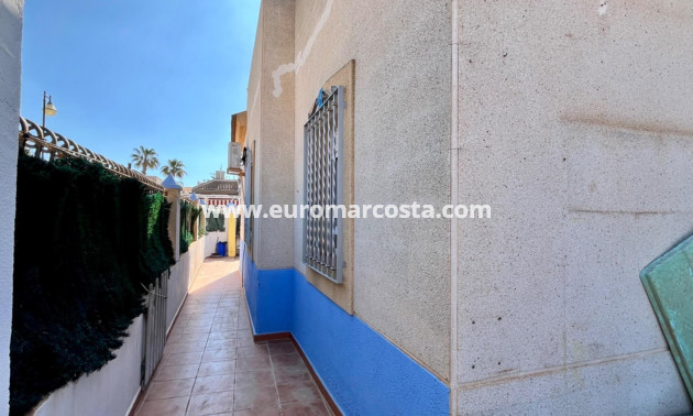 Sale - House - Torrevieja - Zona los Frutales