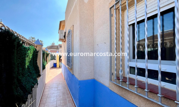 Sale - House - Torrevieja - Zona los Frutales
