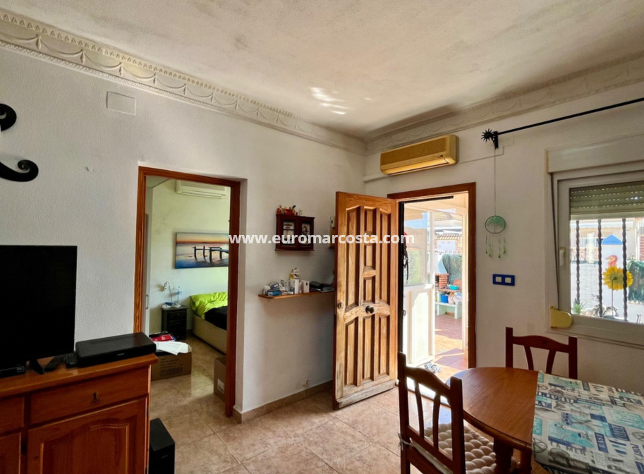 Sale - House - Torrevieja - Zona los Frutales