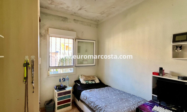 Sale - House - Torrevieja - Zona los Frutales