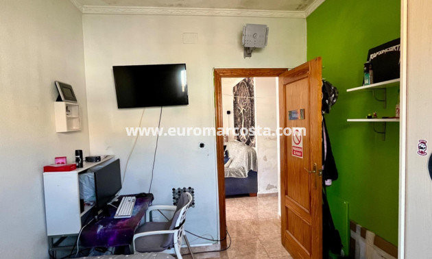 Sale - House - Torrevieja - Zona los Frutales