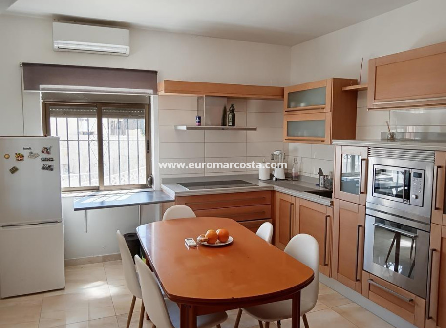 Objekte zum Wiederverkauf - Villa freitstehend - Torrevieja - Los Balcones - Los Altos del Edén