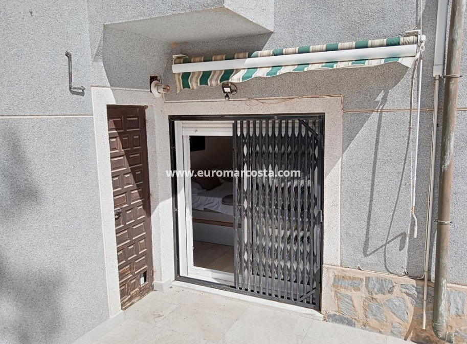 Objekte zum Wiederverkauf - Villa freitstehend - Torrevieja - Los Balcones - Los Altos del Edén