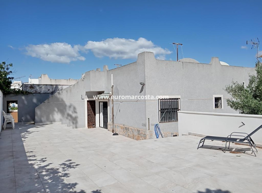 Objekte zum Wiederverkauf - Villa freitstehend - Torrevieja - Los Balcones - Los Altos del Edén
