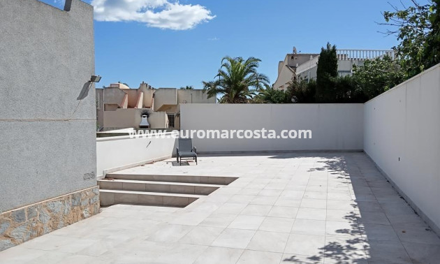 Objekte zum Wiederverkauf - Villa freitstehend - Torrevieja - Los Balcones - Los Altos del Edén