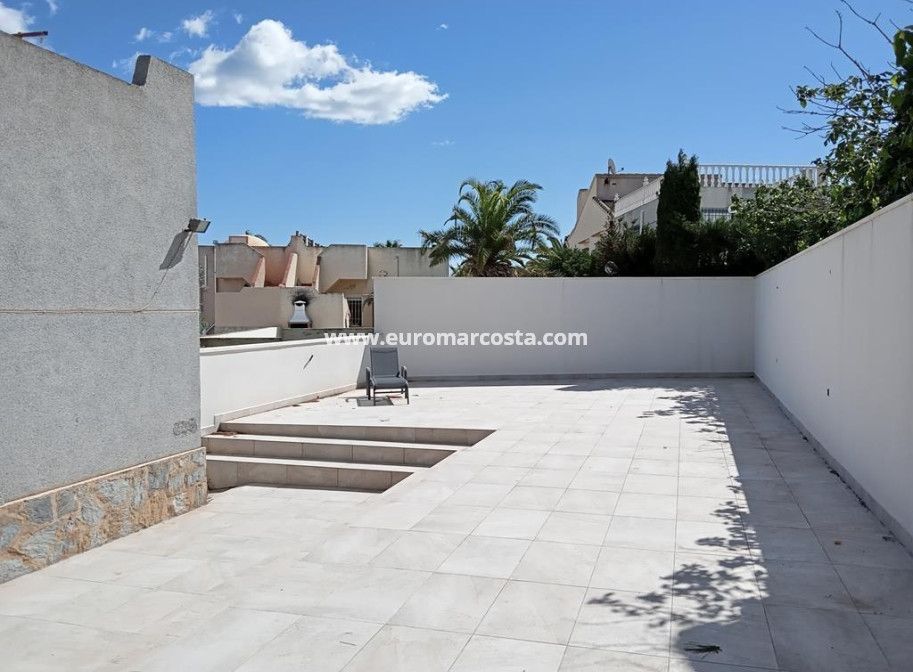 Objekte zum Wiederverkauf - Villa freitstehend - Torrevieja - Los Balcones - Los Altos del Edén