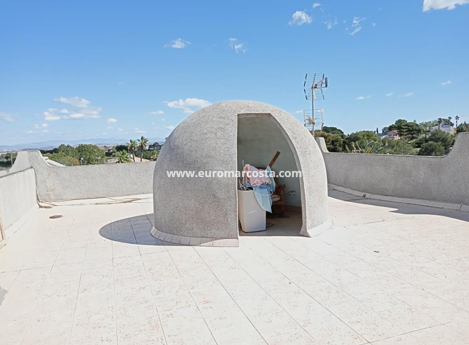 Objekte zum Wiederverkauf - Villa freitstehend - Torrevieja - Los Balcones - Los Altos del Edén