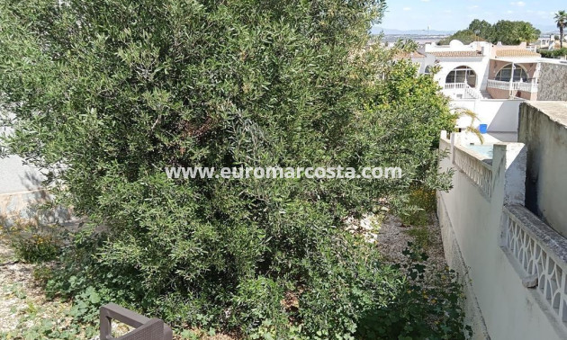 Objekte zum Wiederverkauf - Villa freitstehend - Torrevieja - Los Balcones - Los Altos del Edén