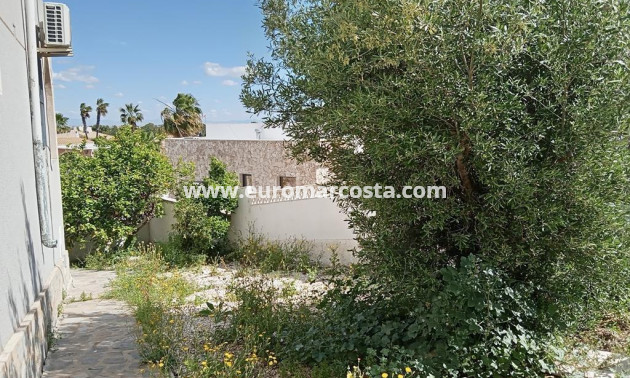 Objekte zum Wiederverkauf - Villa freitstehend - Torrevieja - Los Balcones - Los Altos del Edén