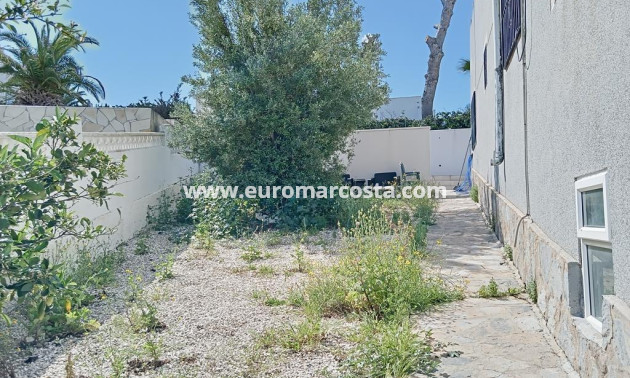 Objekte zum Wiederverkauf - Villa freitstehend - Torrevieja - Los Balcones - Los Altos del Edén