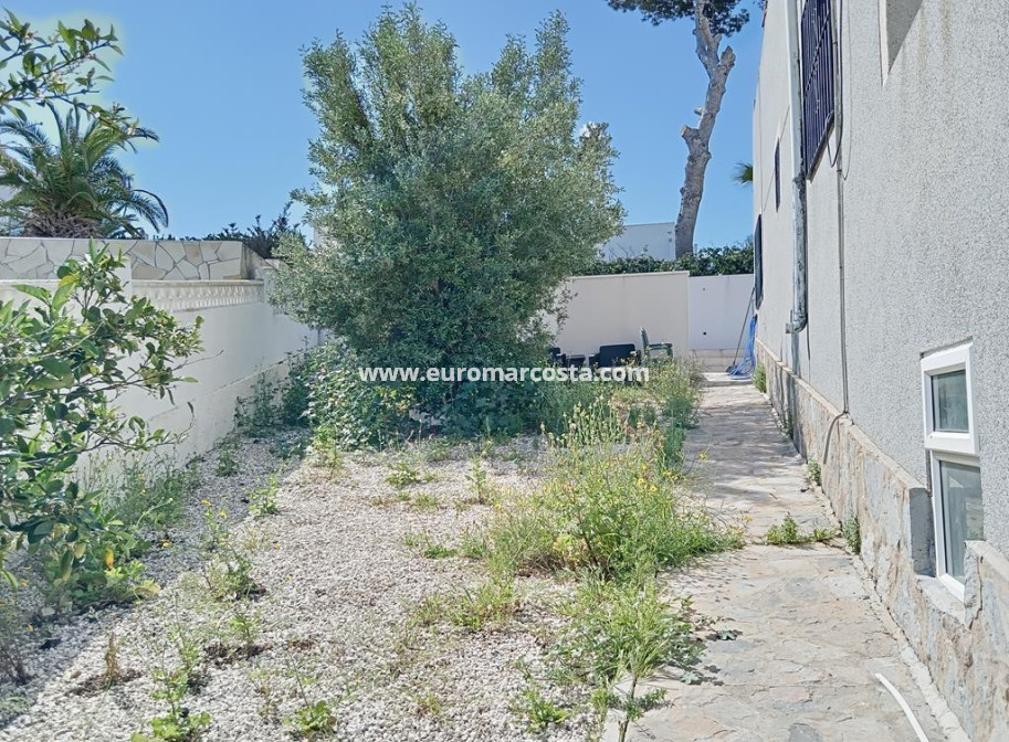 Objekte zum Wiederverkauf - Villa freitstehend - Torrevieja - Los Balcones - Los Altos del Edén
