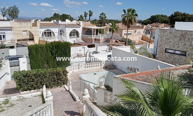 Objekte zum Wiederverkauf - Villa freitstehend - Torrevieja - Los Balcones - Los Altos del Edén