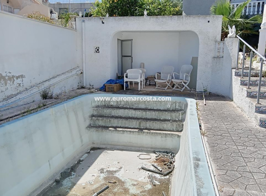 Objekte zum Wiederverkauf - Villa freitstehend - Torrevieja - Los Balcones - Los Altos del Edén
