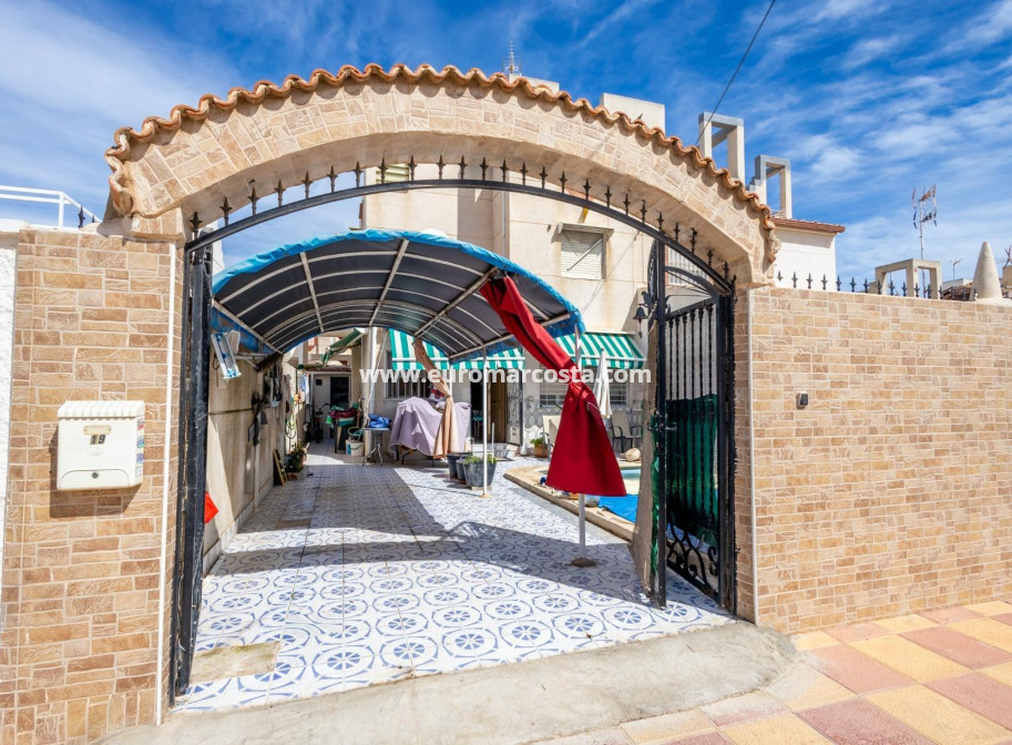 Objekte zum Wiederverkauf - Villa freitstehend - Orihuela - La Aparecida