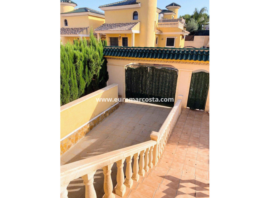 Objekte zum Wiederverkauf - Haus - Orihuela Costa
